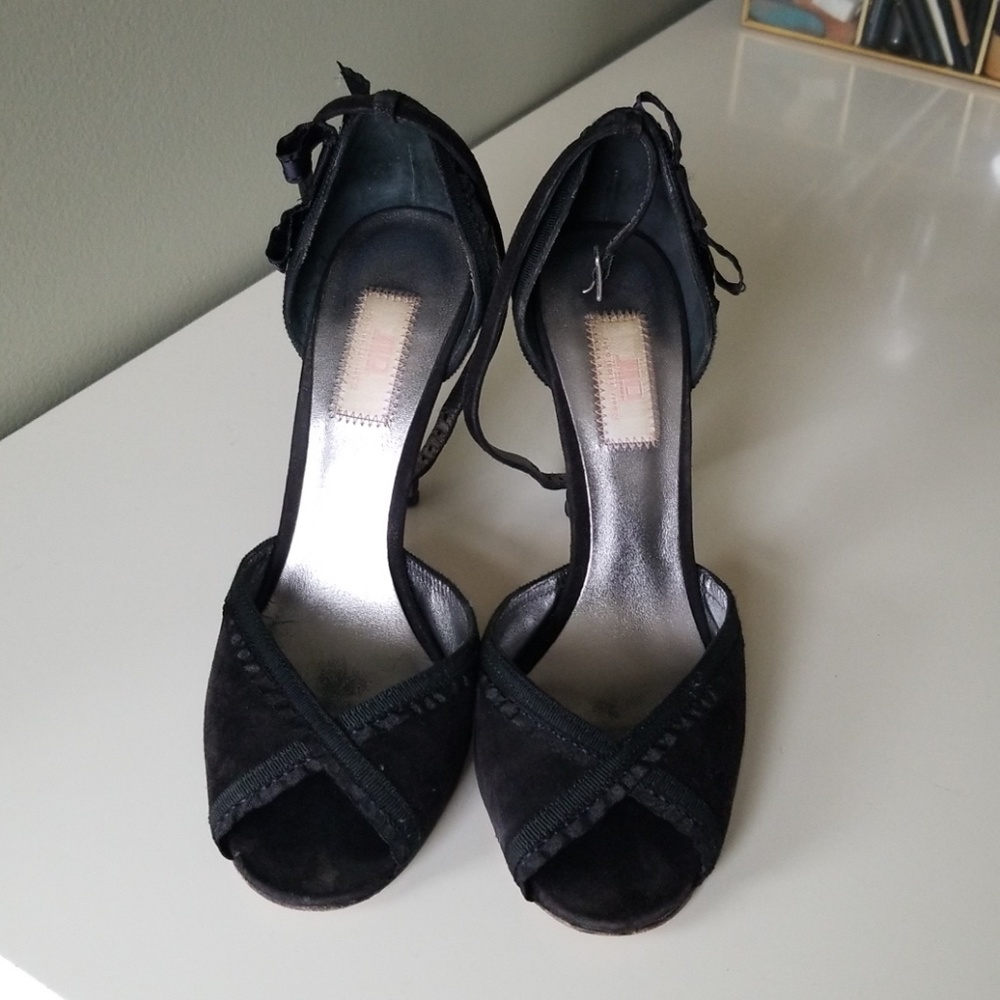 super comfy gently worn black suede heels